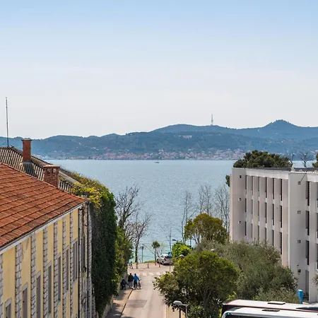 Ξενοδοχείο Miramare 4*