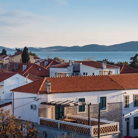 Ξενοδοχείο Miramare 4*