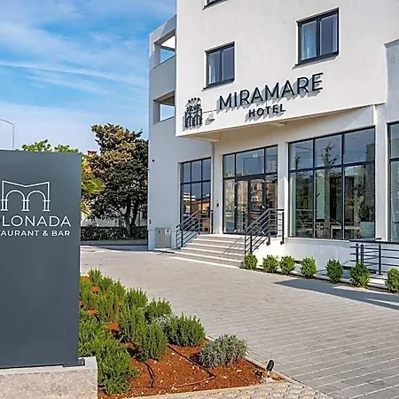 Miramare Готель